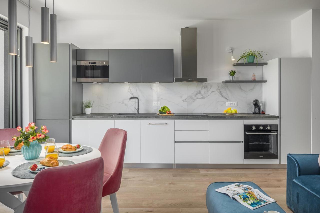 Apartment Nina & Mauro Porec Ngoại thất bức ảnh
